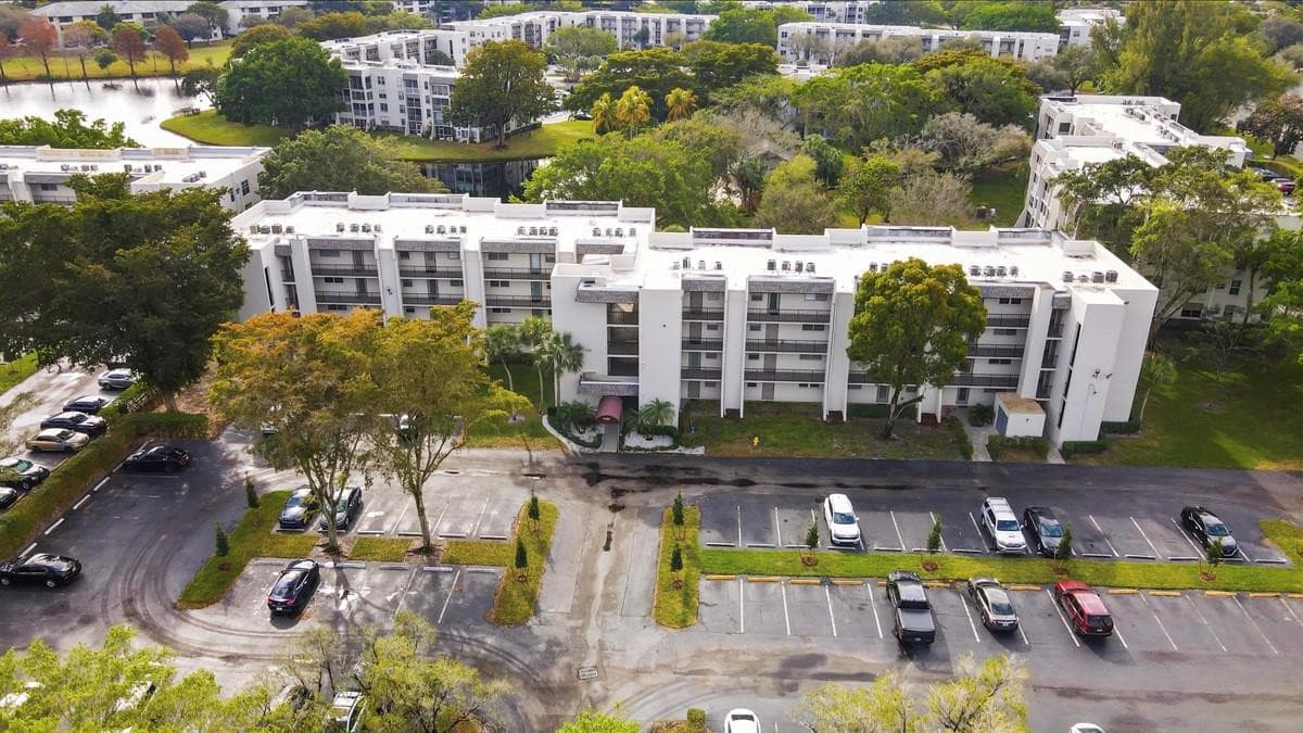 9410 Poinciana Place 108, Davie, FL 33324 — photo 39 of 40