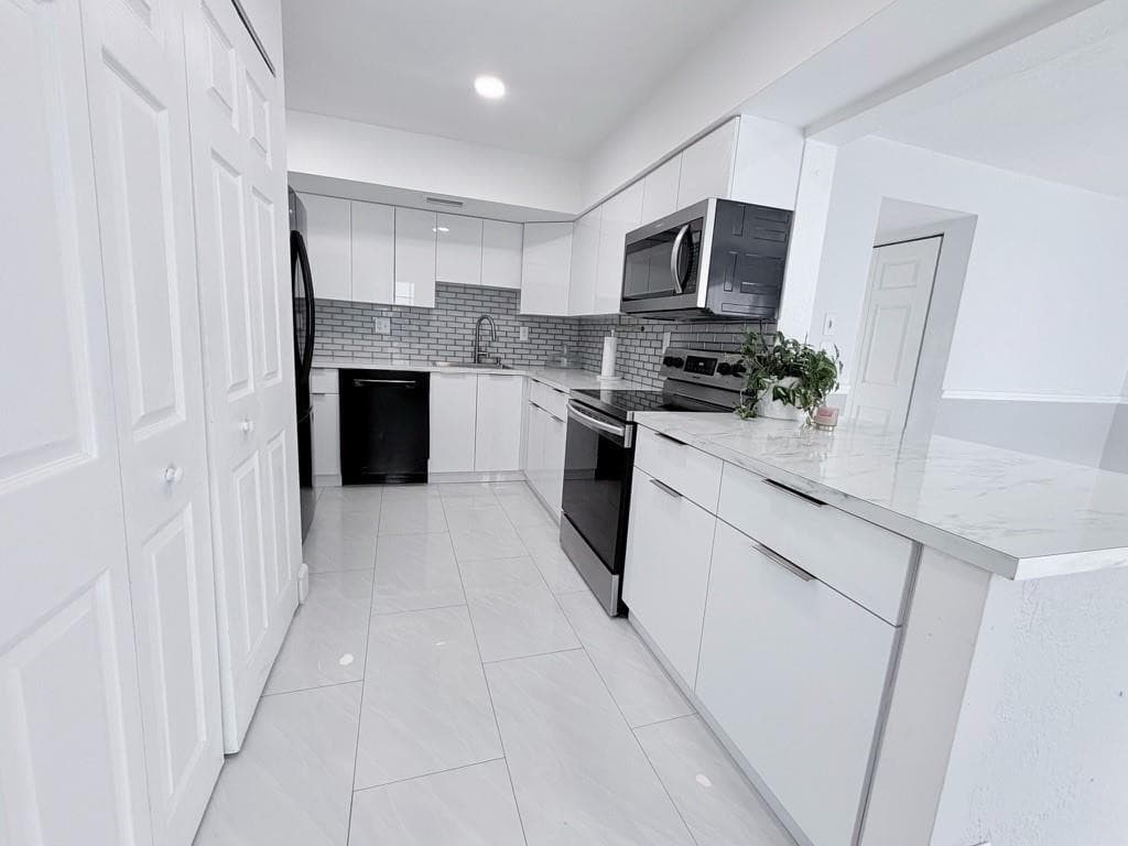 1788 SW 81st Way 1788, Davie, FL 33324 — photo 1 of 35