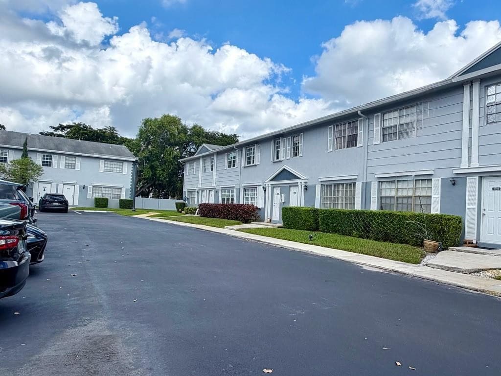 1788 SW 81st Way 1788, Davie, FL 33324 — photo 4 of 35