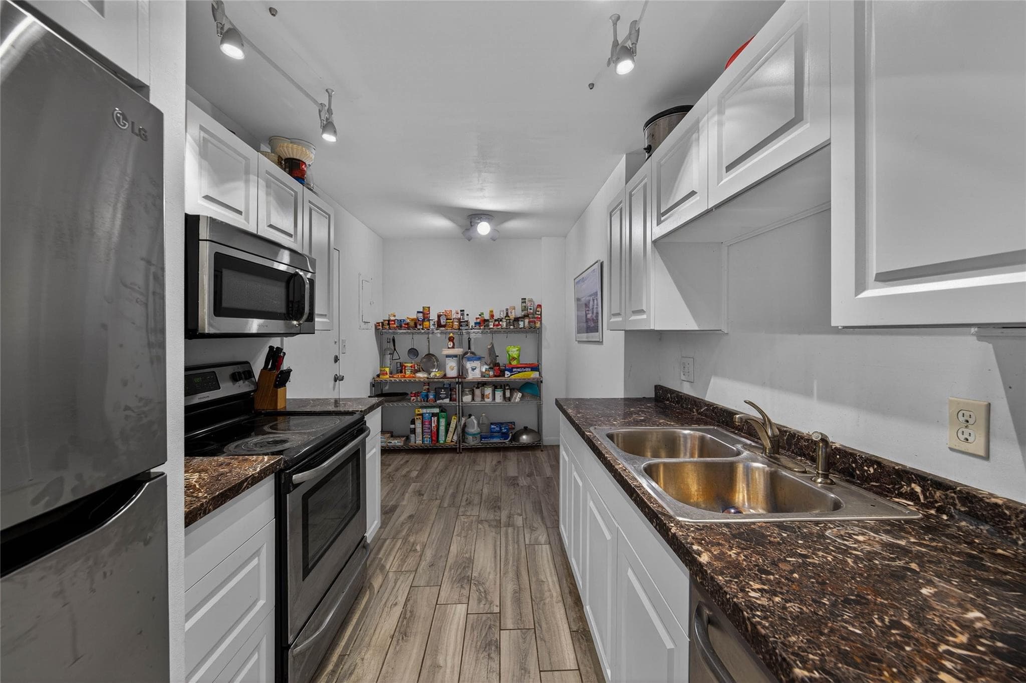 4400 Hillcrest Drive 704, Hollywood, FL 33021 — photo 2 of 23