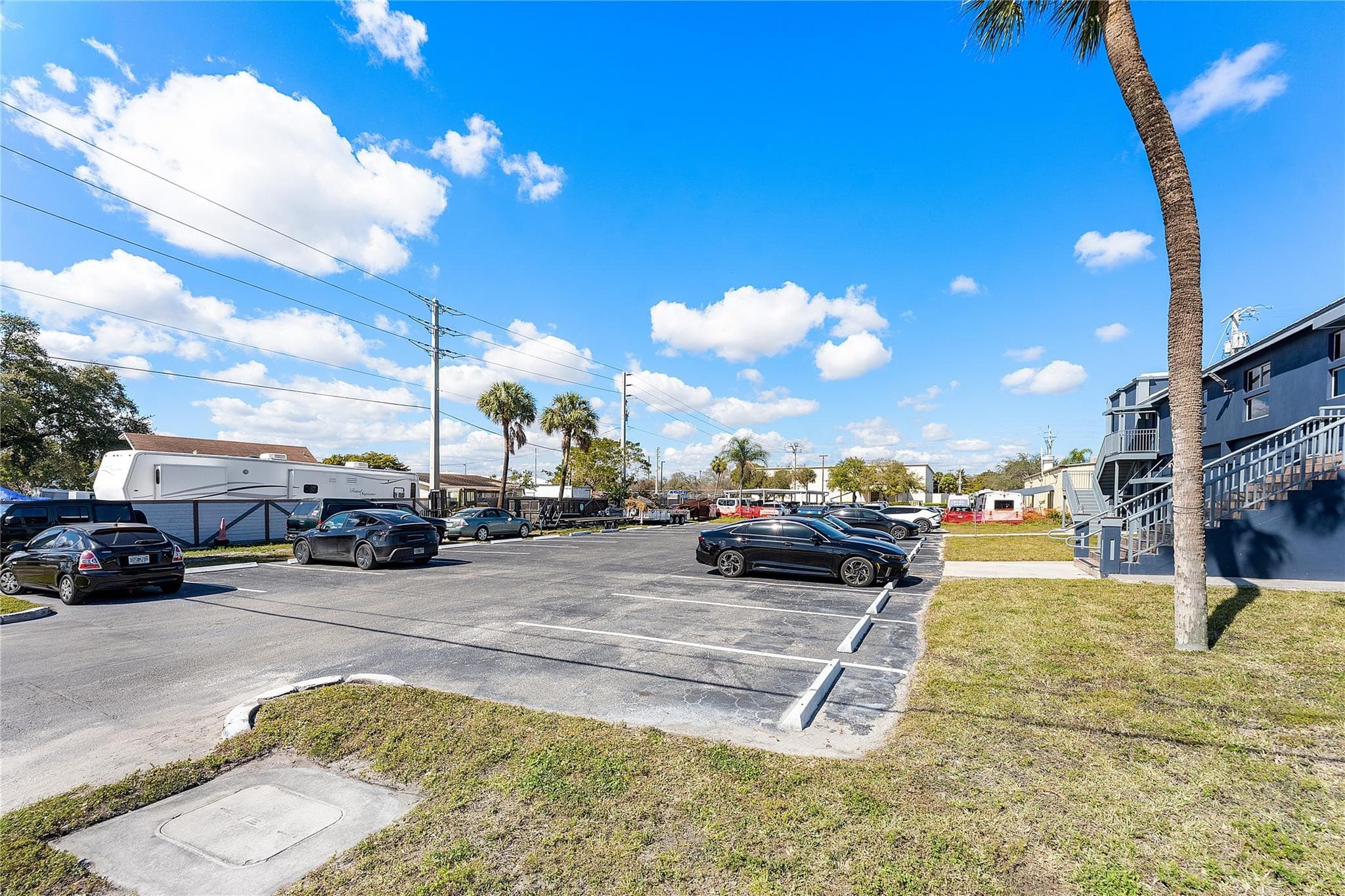 325 SW 26th Street, Fort Lauderdale, FL 33315 — photo 5 of 17