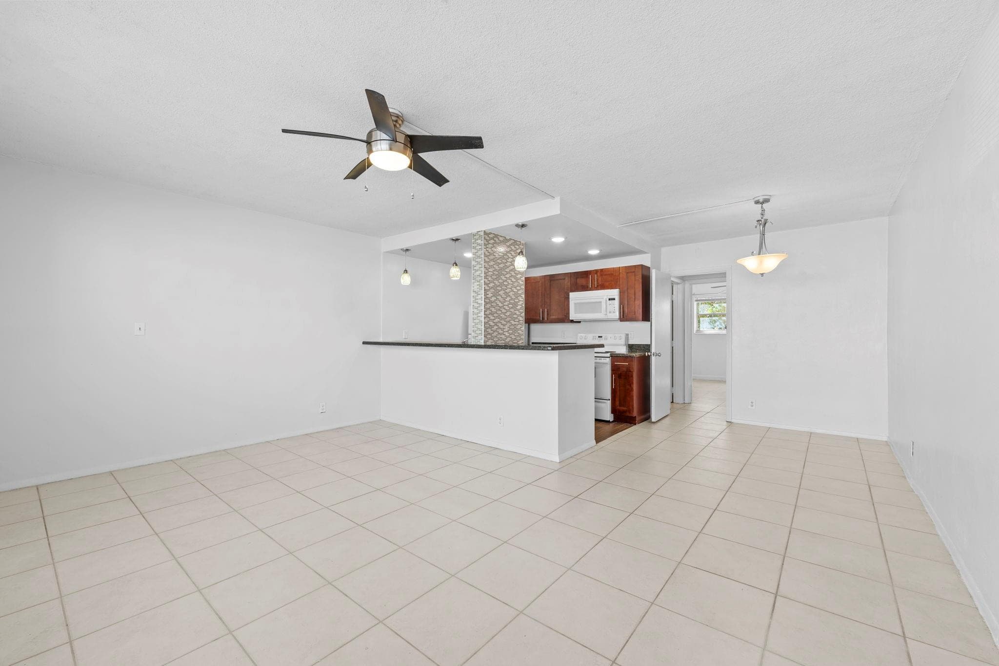 625 Antioch Avenue 104, Fort Lauderdale, FL 33304 — photo 2 of 19