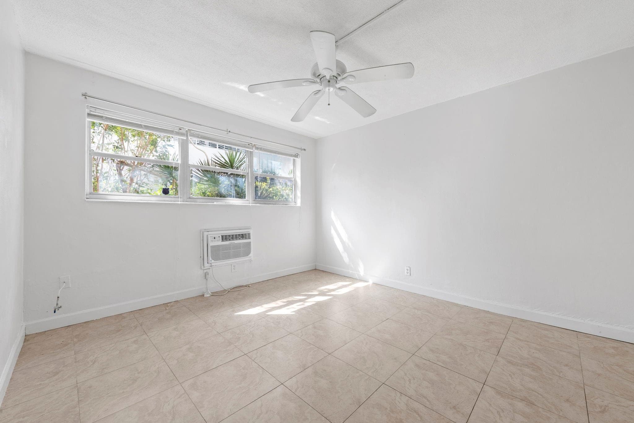 625 Antioch Avenue 104, Fort Lauderdale, FL 33304 — photo 4 of 19