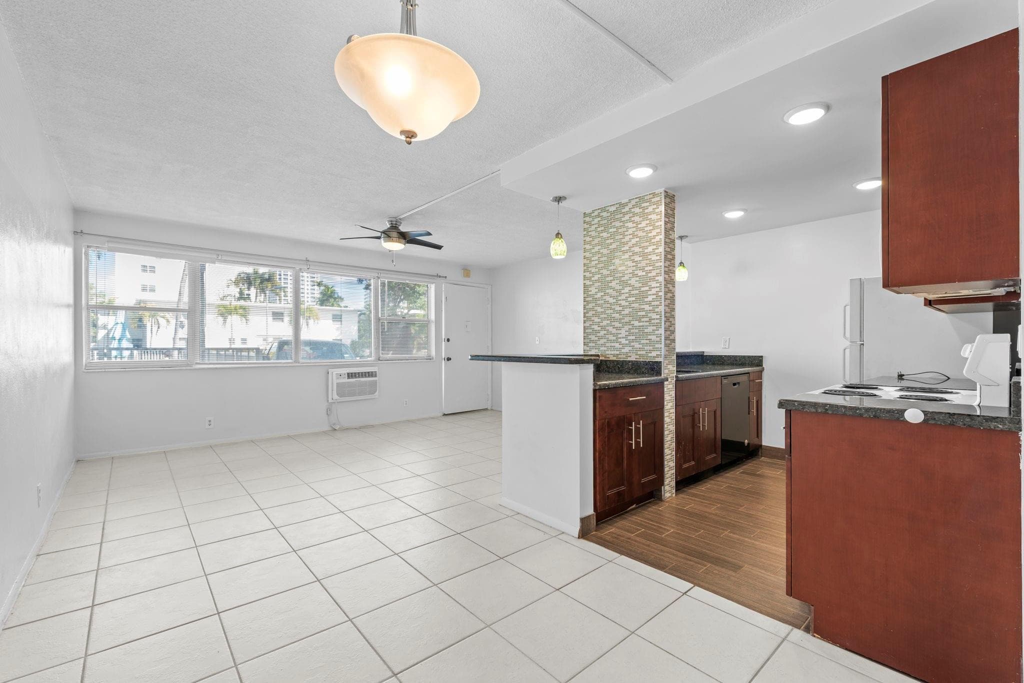 625 Antioch Avenue 104, Fort Lauderdale, FL 33304 — photo 10 of 19