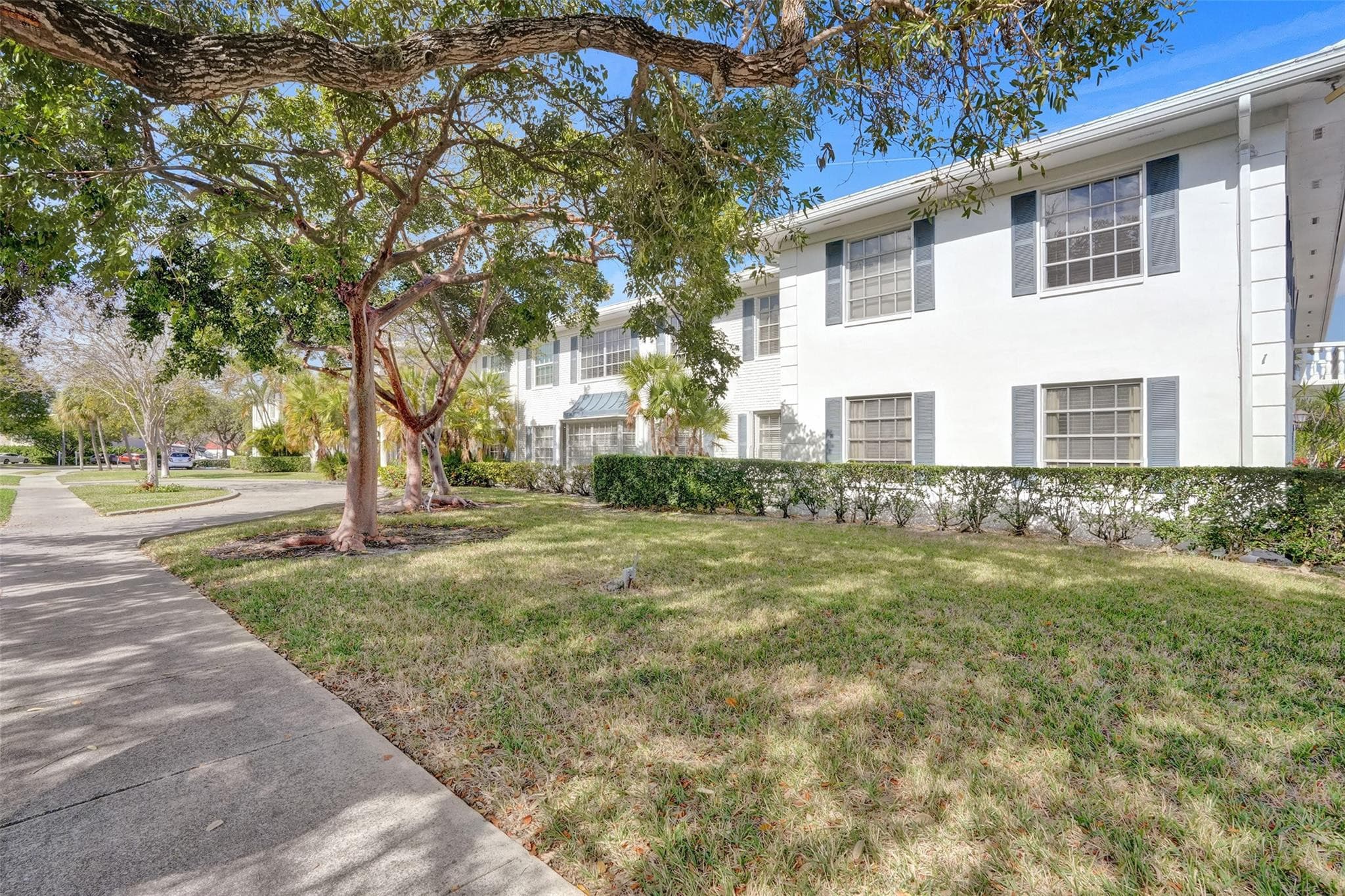 6750 NE 21st Road 123, Fort Lauderdale, FL 33308 — photo 1 of 42