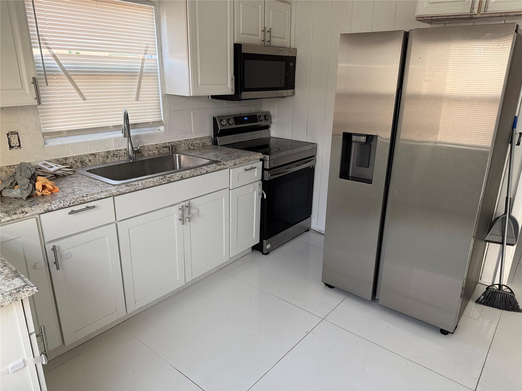 2006 Avenue P, Fort Pierce, FL 34950 — photo 4 of 9