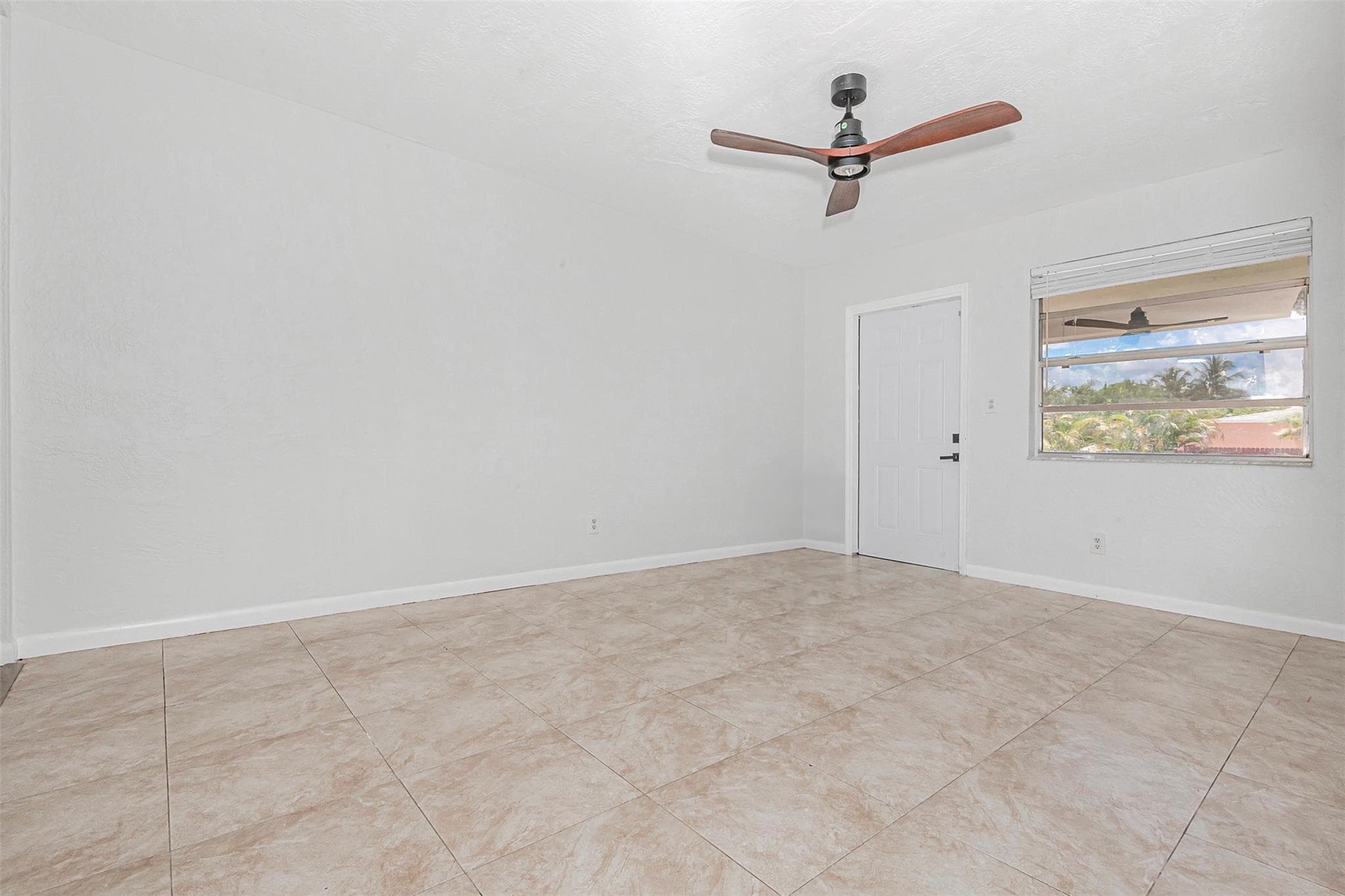 1923 N 23rd Avenue, Hollywood, FL 33020 — photo 13 of 59