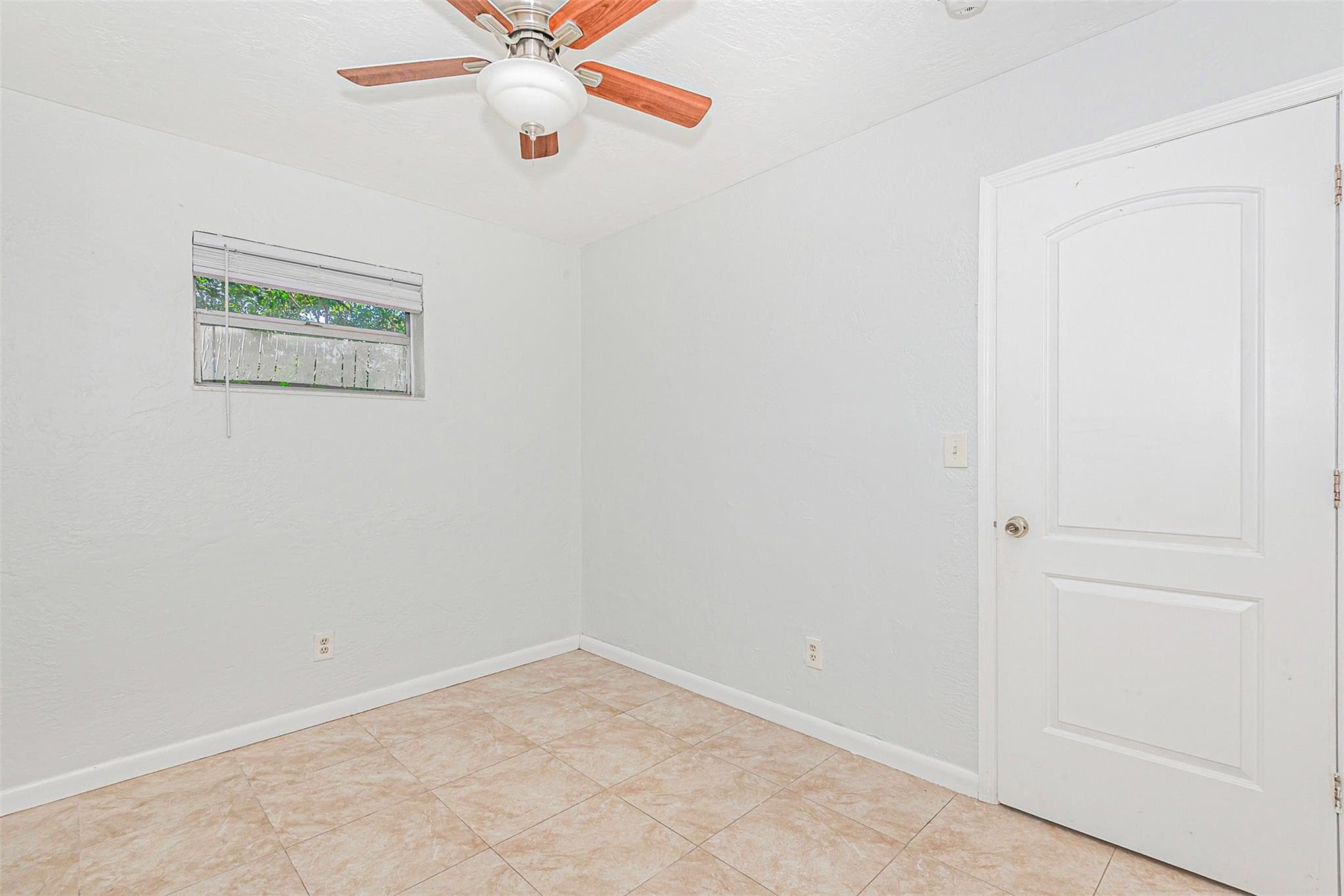 1923 N 23rd Avenue, Hollywood, FL 33020 — photo 14 of 59