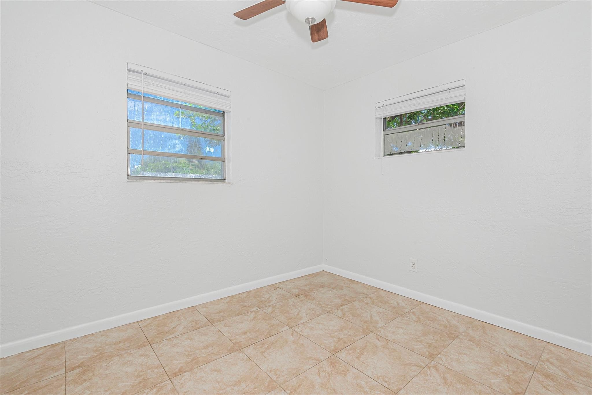 1923 N 23rd Avenue, Hollywood, FL 33020 — photo 15 of 59