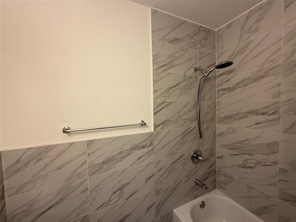 810 SE 18th Street 6, Fort Lauderdale, FL 33316 — photo 5 of 10