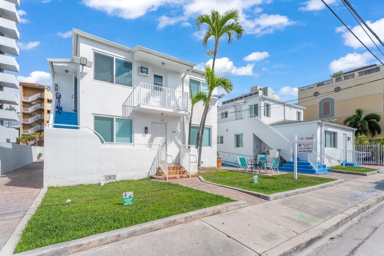 343 Van Buren Street 5, Hollywood, FL 33019 — photo 1 of 12