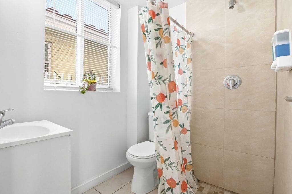 343 Van Buren Street 5, Hollywood, FL 33019 — photo 10 of 12