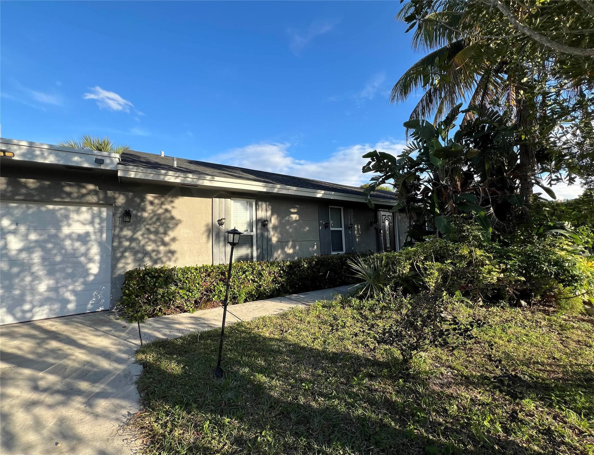201 SE 24 Avenue, Boynton Beach, FL 33435 — photo 2 of 32