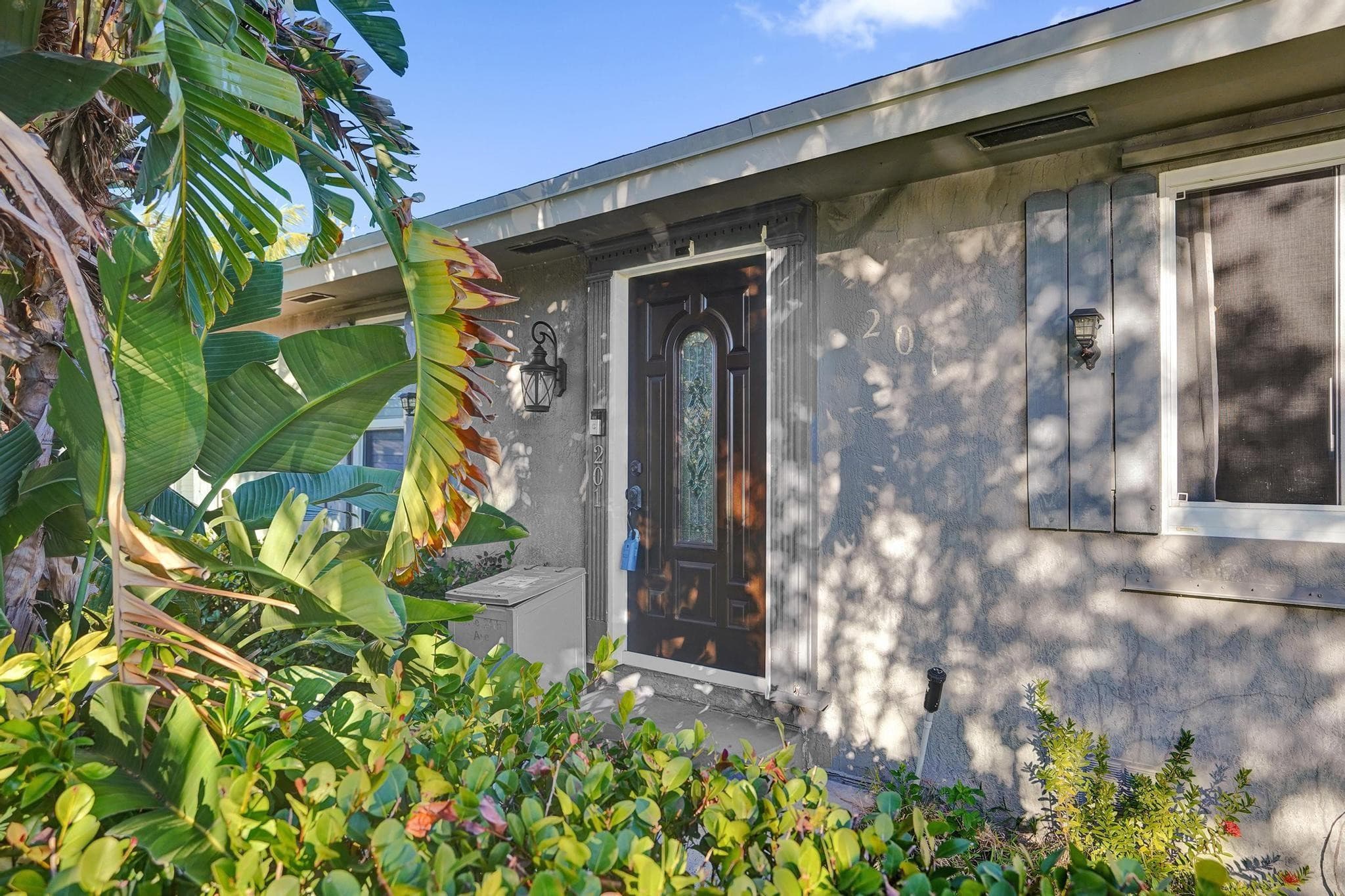 201 SE 24 Avenue, Boynton Beach, FL 33435 — photo 1 of 32