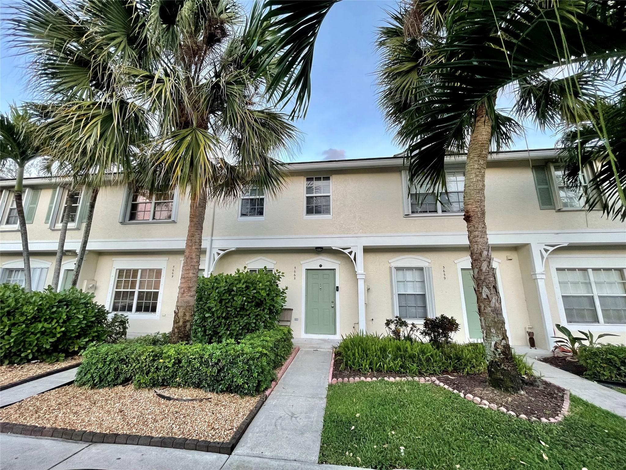 9914 NW 56th Place, Coral Springs, FL 33076 — photo 1 of 30