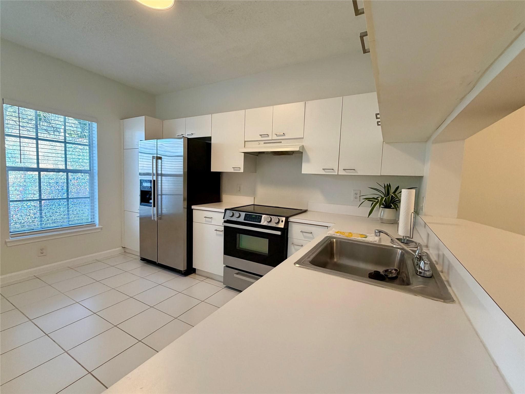 9914 NW 56th Place, Coral Springs, FL 33076 — photo 13 of 30