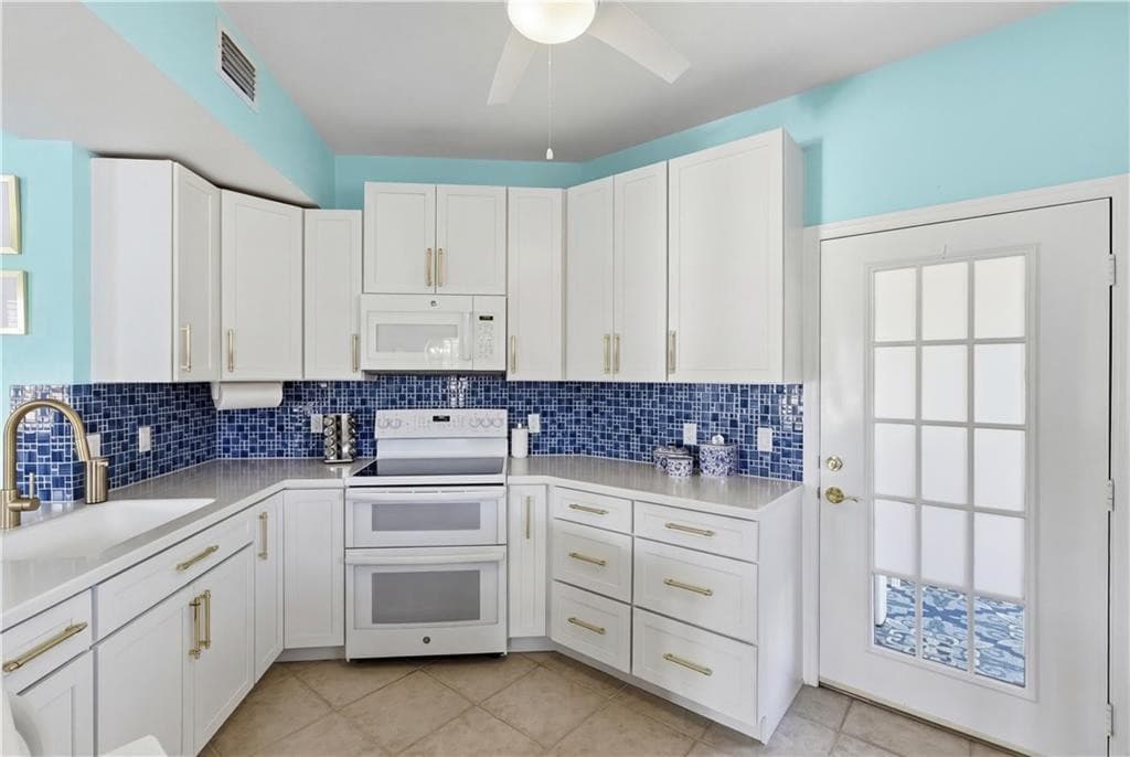2572 57th Circle 2572, Vero Beach, FL 32966 — photo 7 of 32