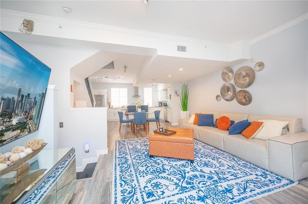 2841 NE 185th Street 514, Miami, FL 33180 — photo 3 of 24