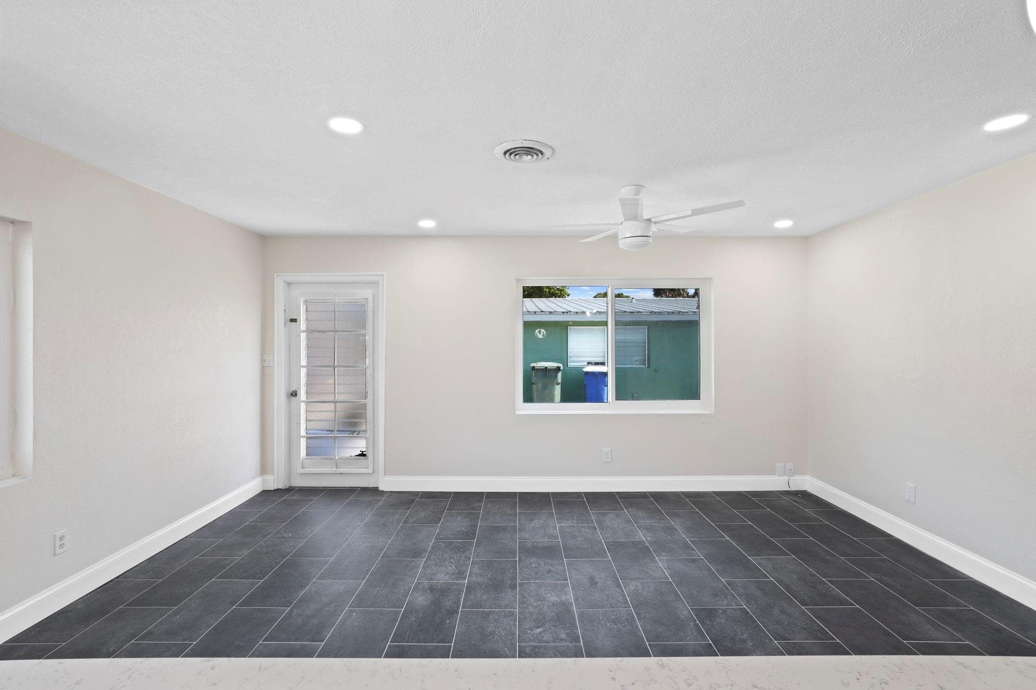1013 Hispana Avenue, Fort Pierce, FL 34982 — photo 7 of 36