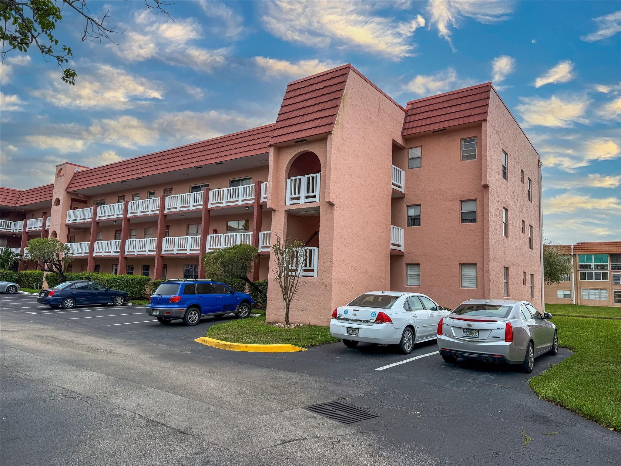 9460 Sunrise Lake Boulevard 212, Sunrise, FL 33322 — photo 1 of 34