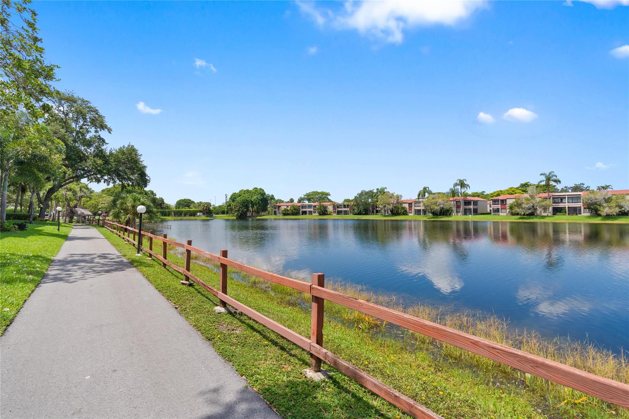 900 Colony Point Circle 511, Pembroke Pines, FL 33026 — photo 1 of 38
