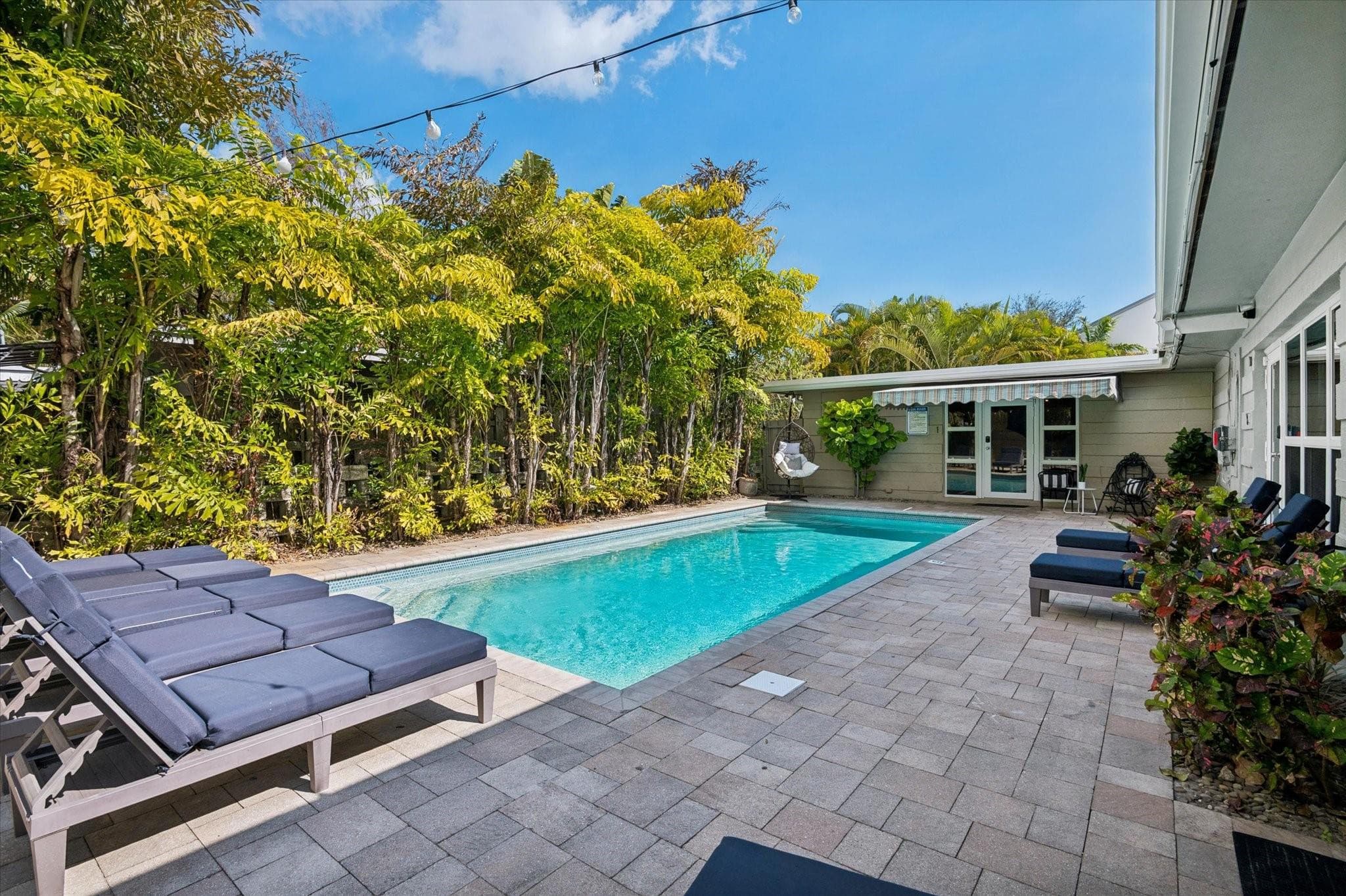 1123 NE 14th Avenue, Fort Lauderdale, FL 33304 — photo 4 of 38