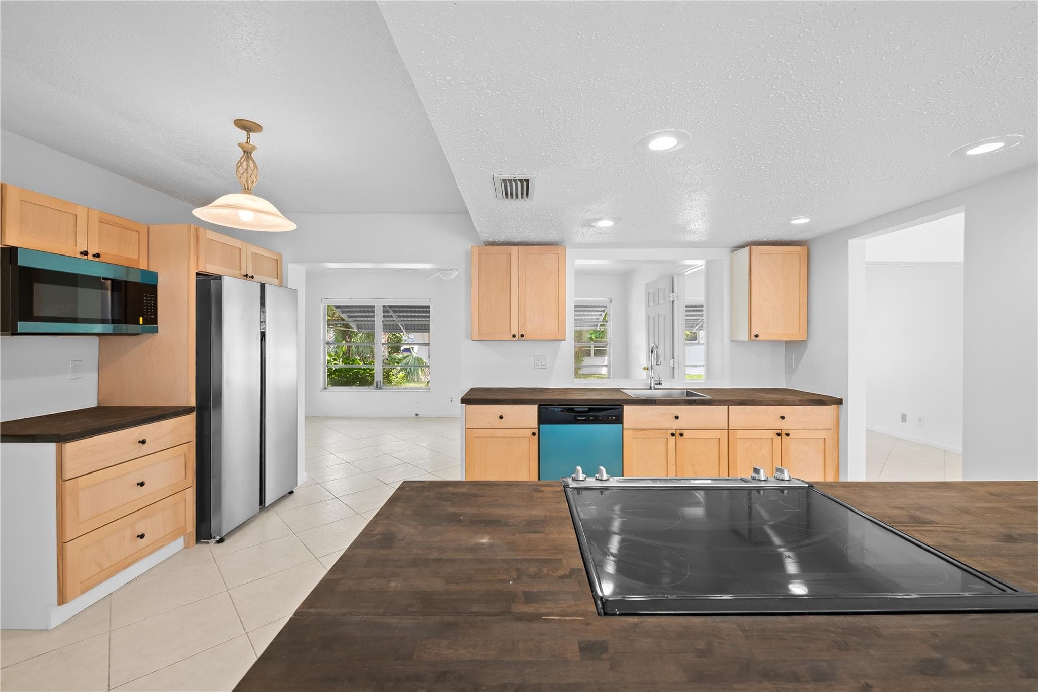 7005 NW 11th Street, Margate, FL 33063 — photo 2 of 32