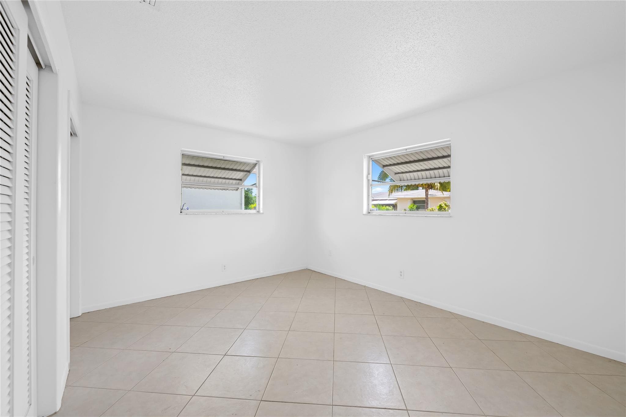 7005 NW 11th Street, Margate, FL 33063 — photo 13 of 32