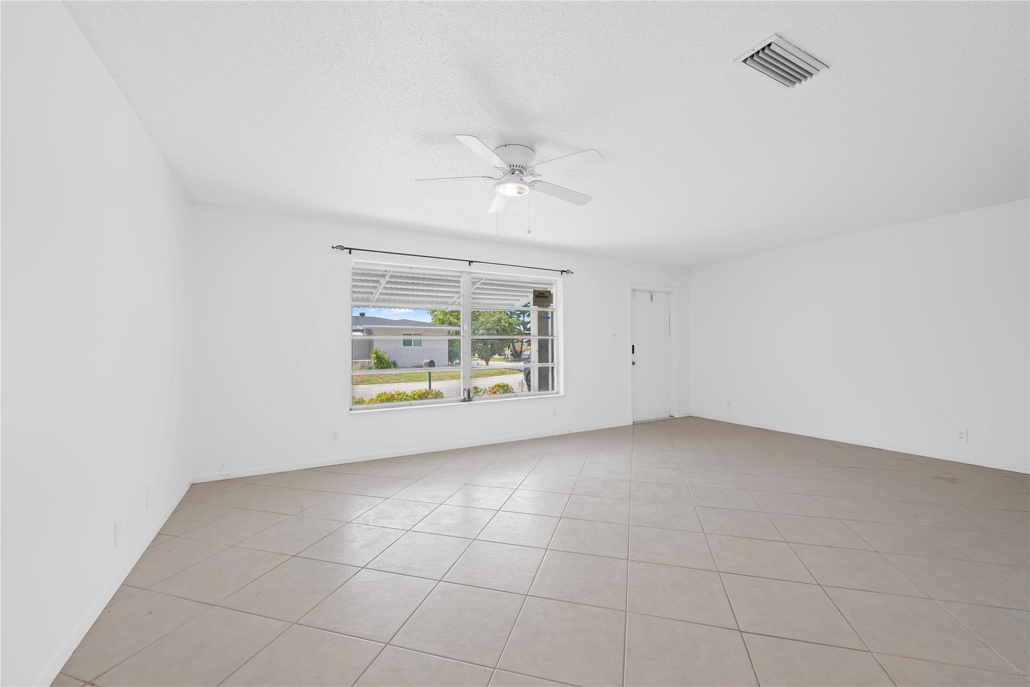 7005 NW 11th Street, Margate, FL 33063 — photo 14 of 32