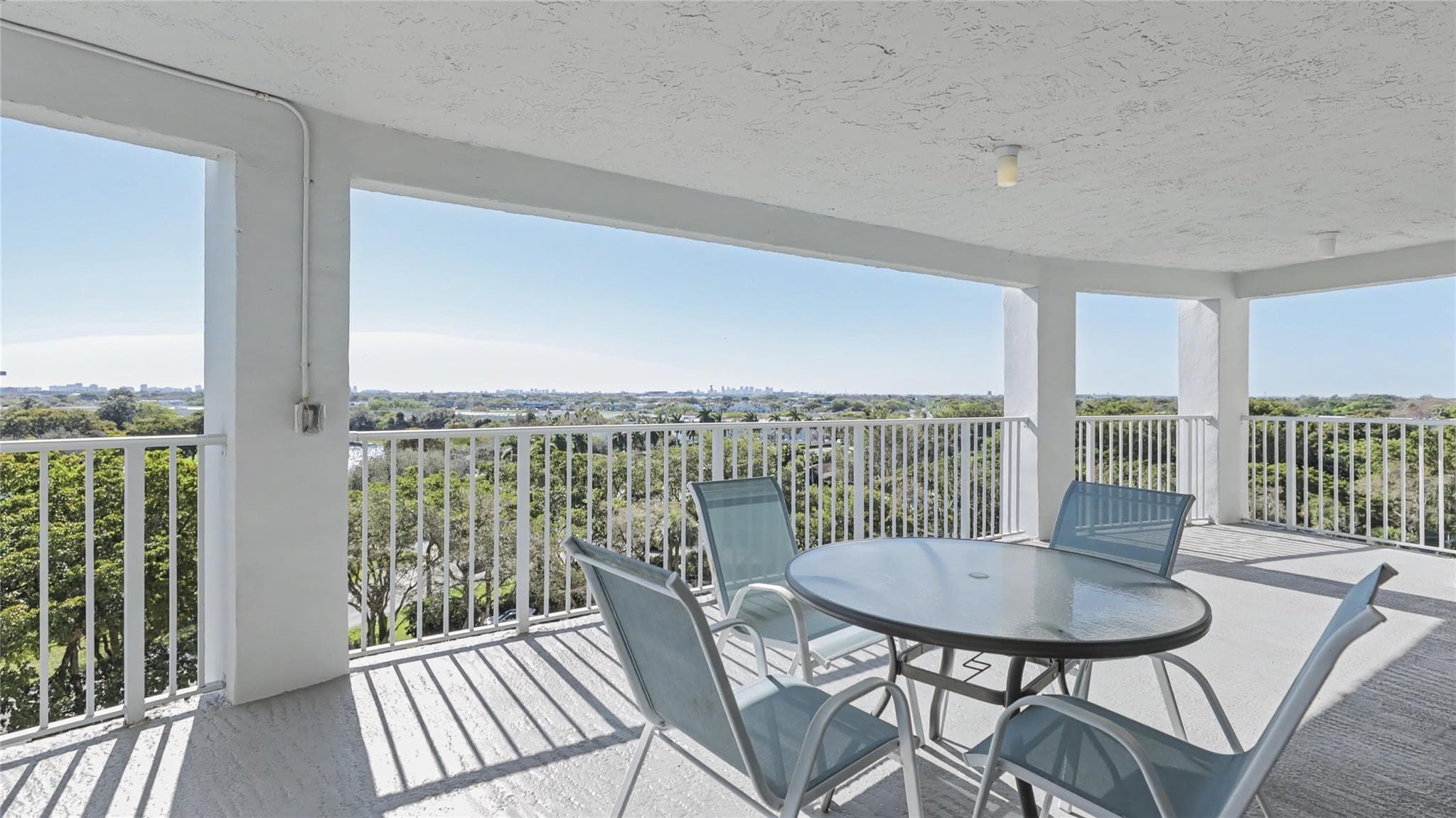 625 Oaks Drive 808, Pompano Beach, FL 33069 — photo 3 of 39