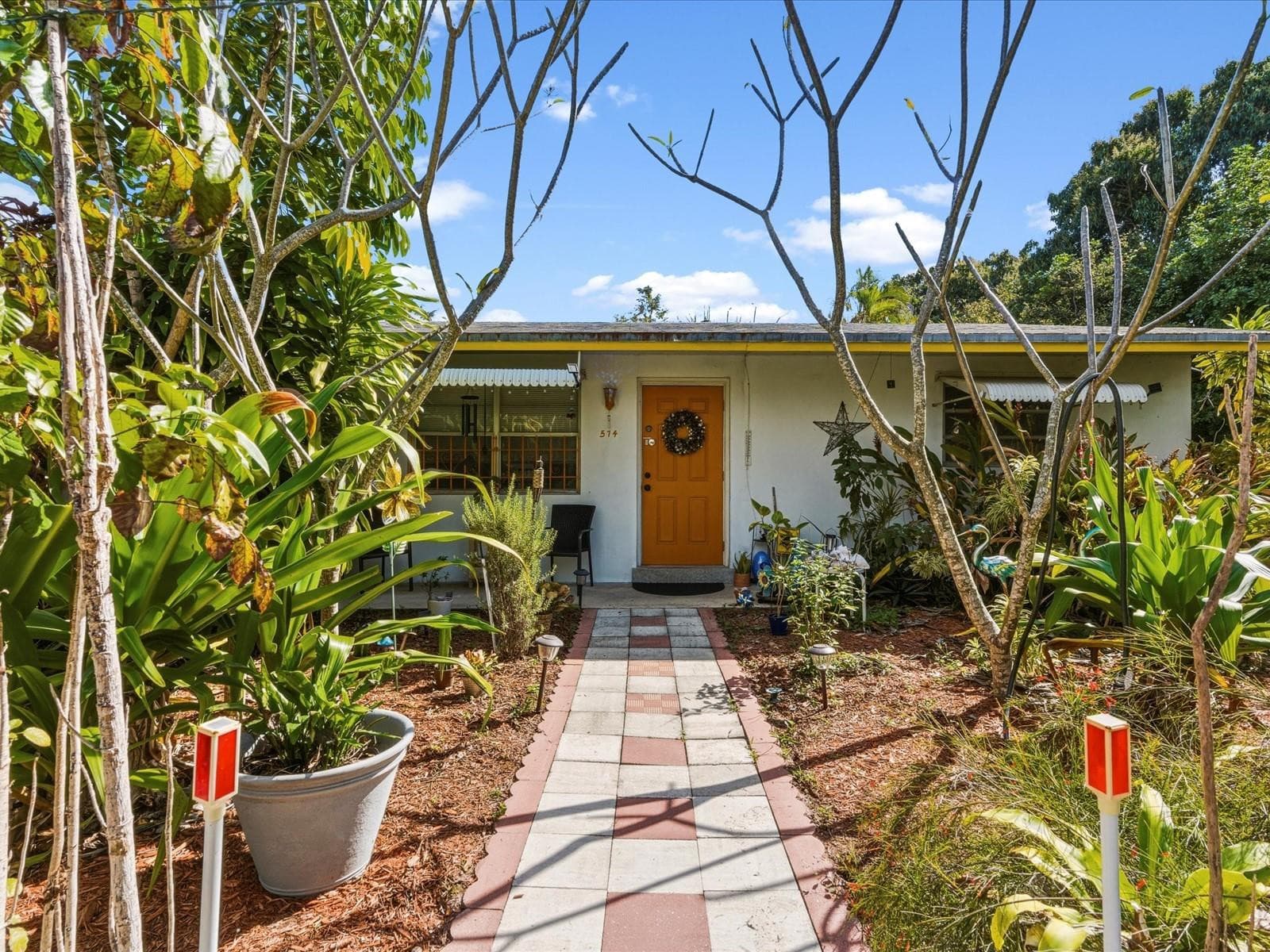 560-564 NE 34th Street, Oakland Park, FL 33334 — photo 9 of 32