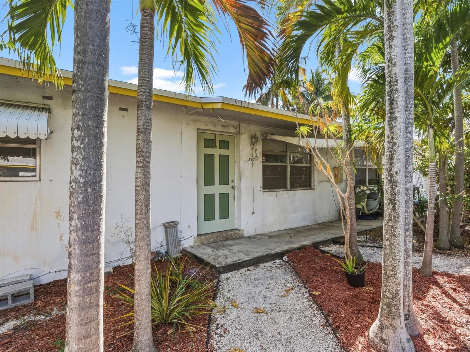 560-564 NE 34th Street, Oakland Park, FL 33334 — photo 13 of 32