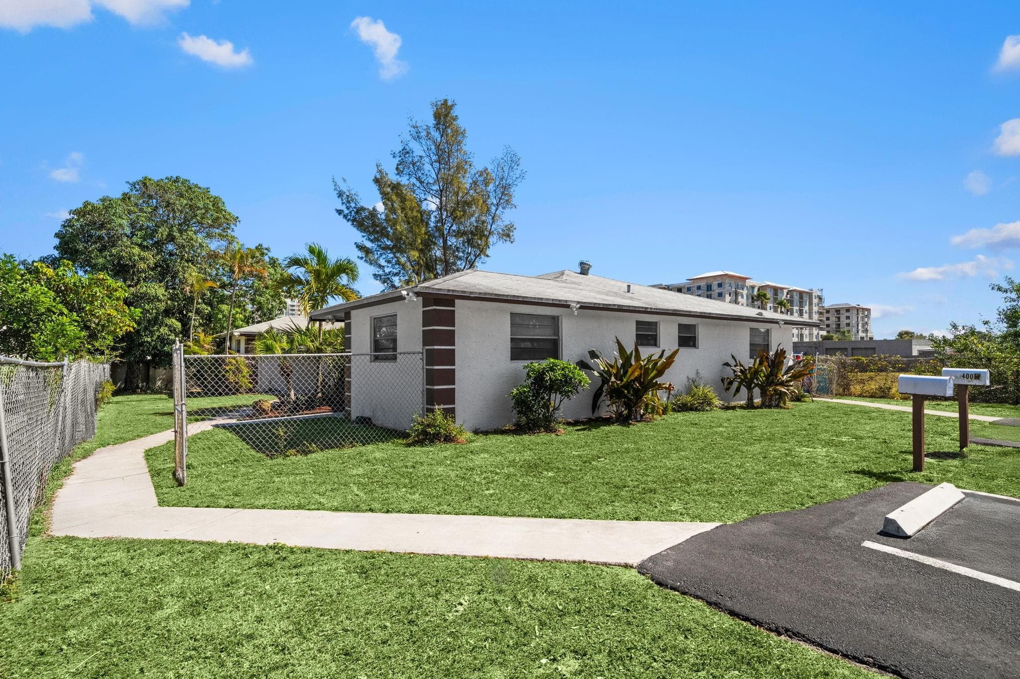 400 NE 2nd Street, Boynton Beach, FL 33435 — photo 10 of 39
