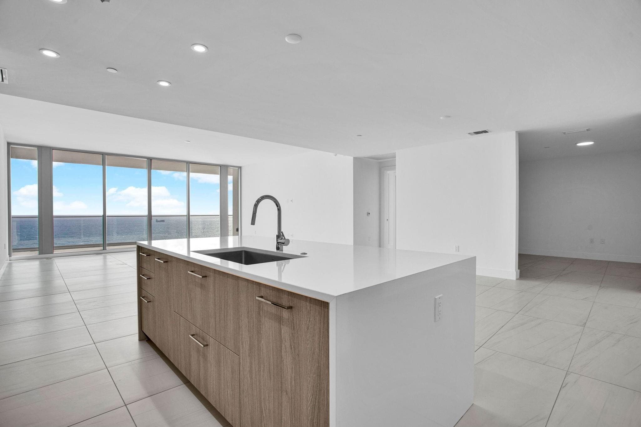 153 N Seabreeze Boulevard S-2501, Fort Lauderdale, FL 33304 — photo 19 of 69