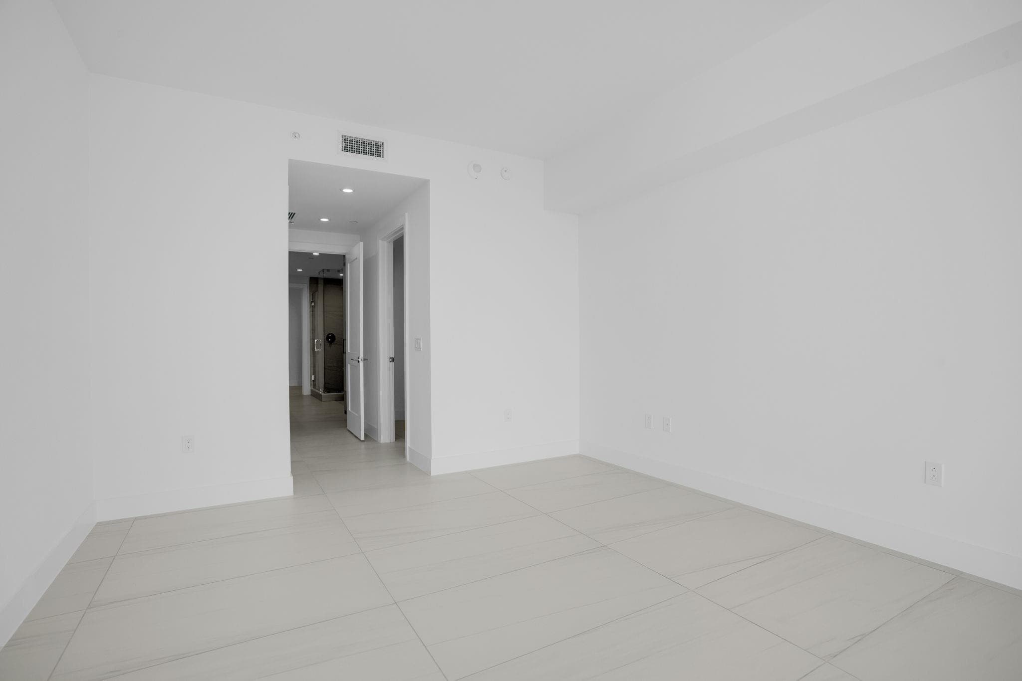 153 N Seabreeze Boulevard S-2501, Fort Lauderdale, FL 33304 — photo 31 of 69