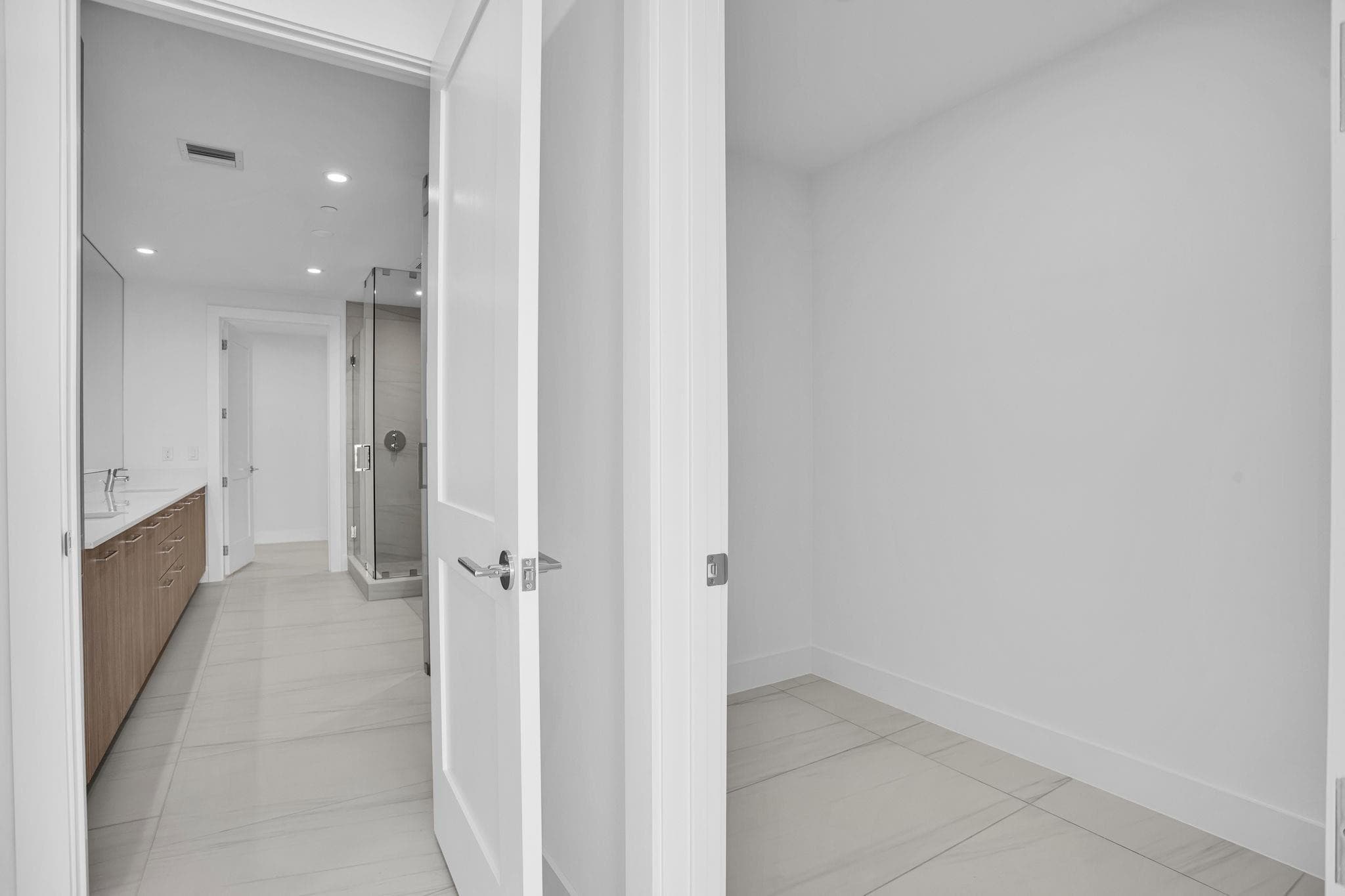 153 N Seabreeze Boulevard S-2501, Fort Lauderdale, FL 33304 — photo 32 of 69