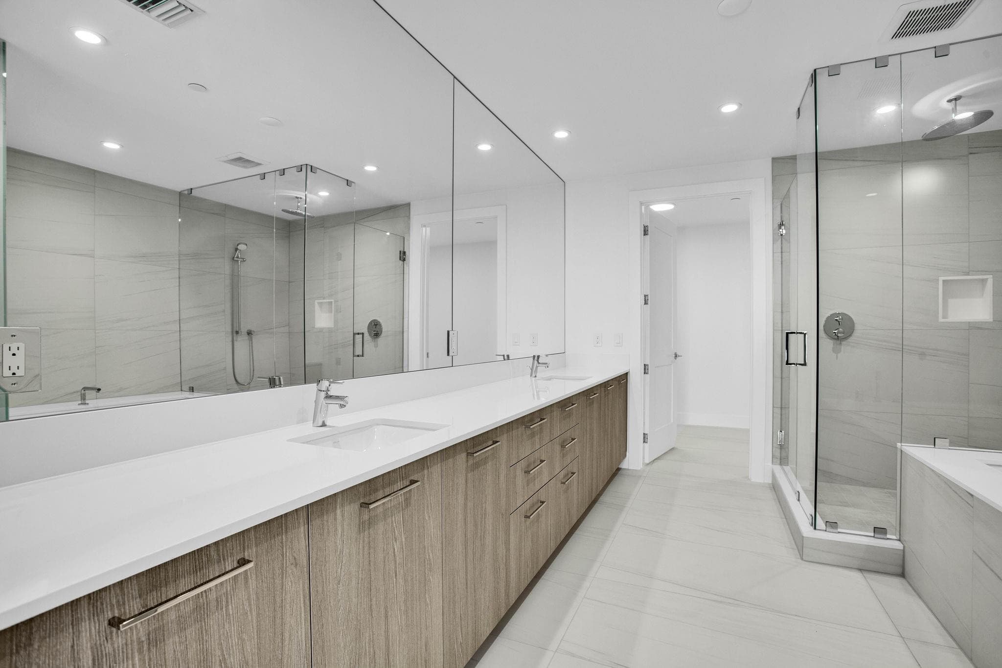 153 N Seabreeze Boulevard S-2501, Fort Lauderdale, FL 33304 — photo 36 of 69
