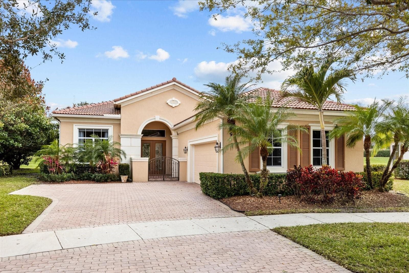9301 SW Nuova Way, Port St. Lucie, FL 34986 — photo 37 of 38