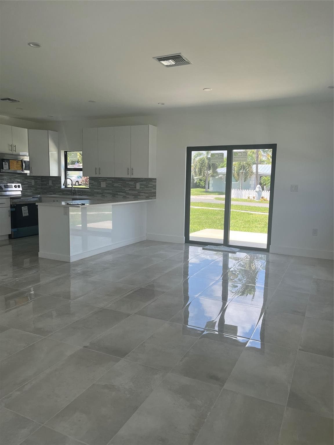 Single Family Residence in Boynton Beach — photo 8 of 25