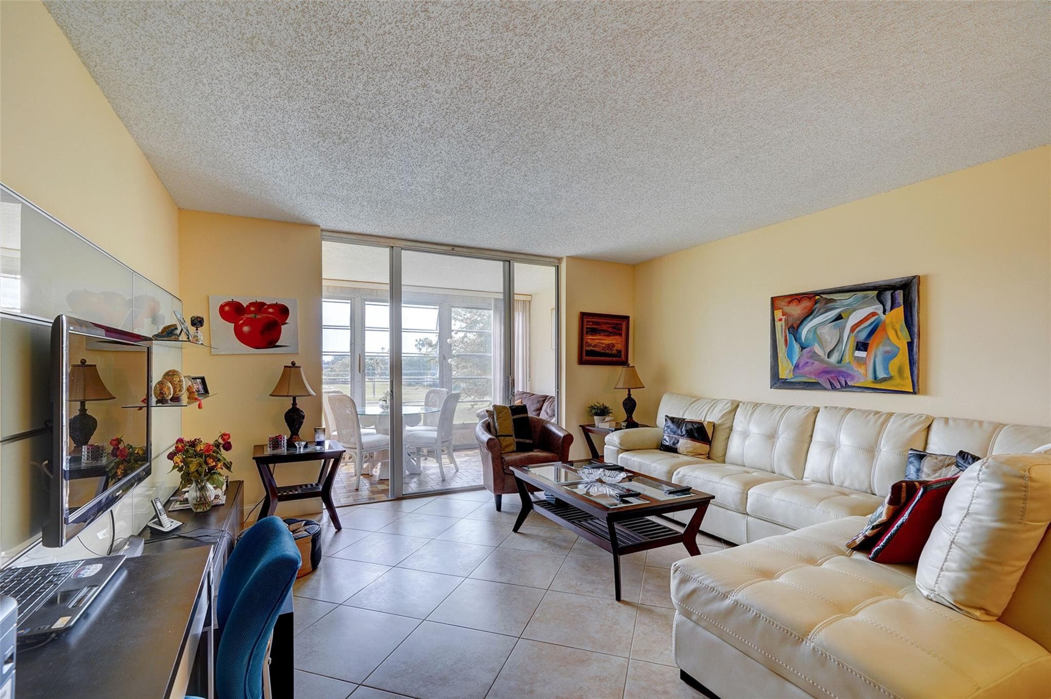 Condominium in Margate — photo 8 of 24