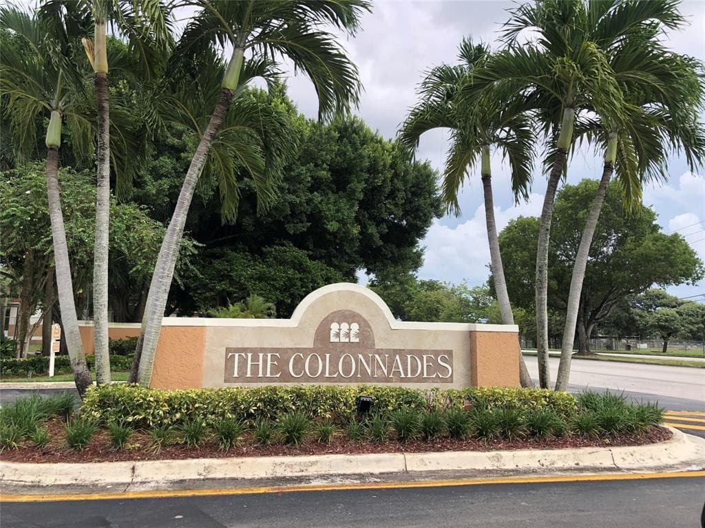 729 NW 92nd Avenue, Plantation, FL 33324 — photo 5 of 10