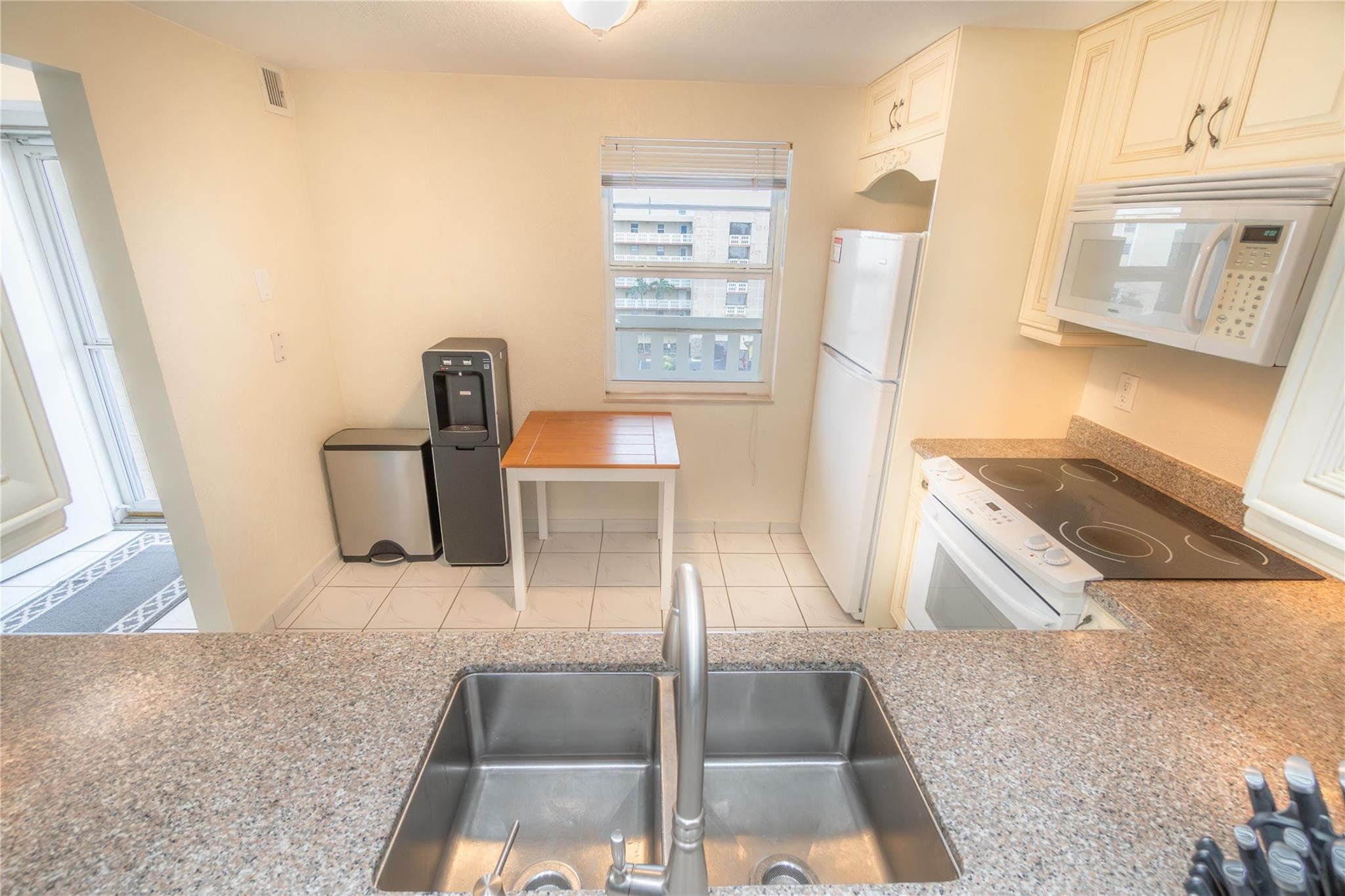 131 SE 3rd Avenue 608, Dania Beach, FL 33004 — photo 9 of 27