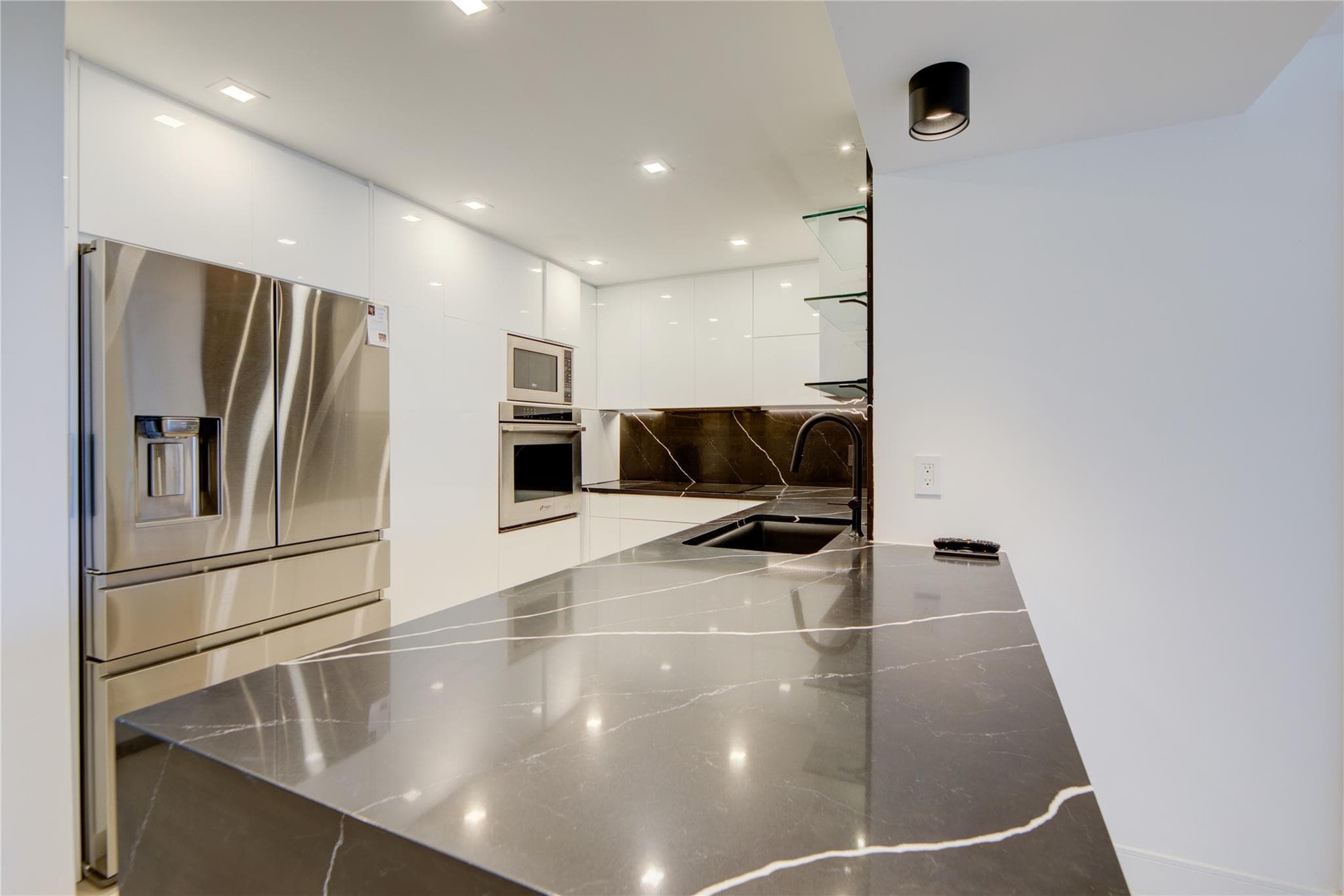 1 Las Olas Circle 404, Fort Lauderdale, FL 33316 — photo 32 of 70