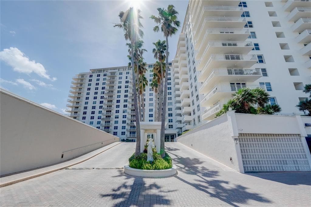 1 Las Olas Circle 1117, Fort Lauderdale, FL 33316 — photo 29 of 66