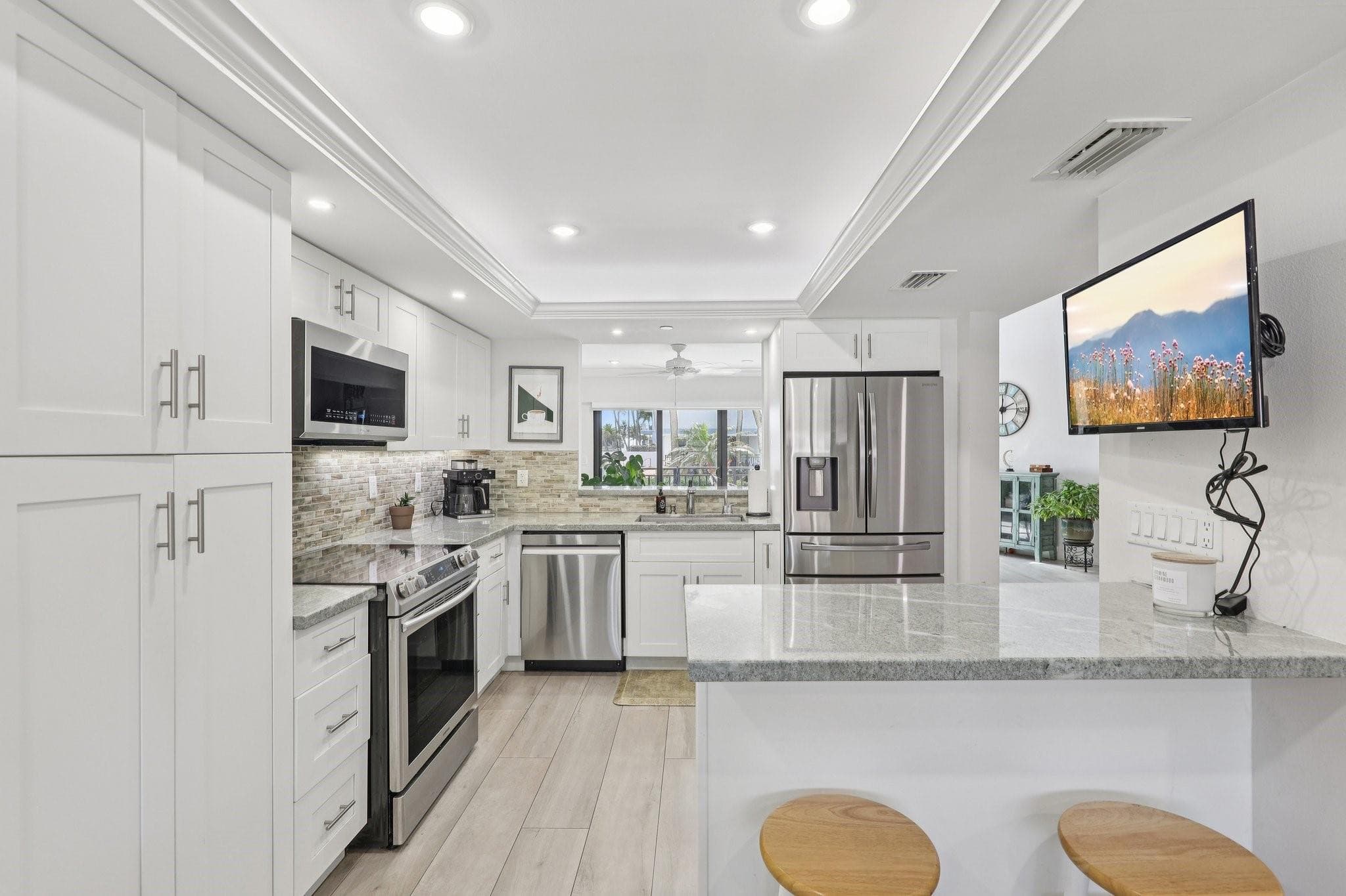 665 SE 21st Avenue 107, Deerfield Beach, FL 33441 — photo 5 of 44