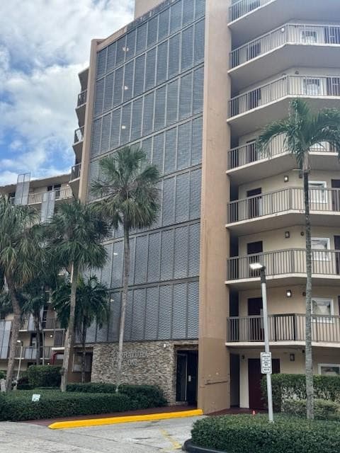3301 N Country Club Drive 506, Aventura, FL 33180 — photo 2 of 32