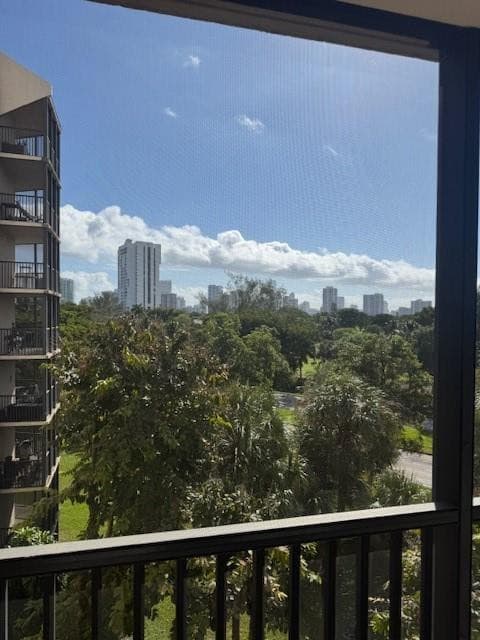 3301 N Country Club Drive 506, Aventura, FL 33180 — photo 25 of 32
