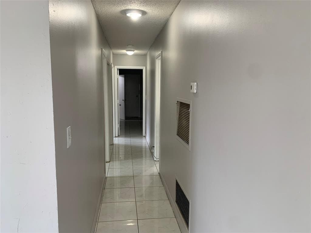 Residence in Pompano Beach — photo 4 of 9