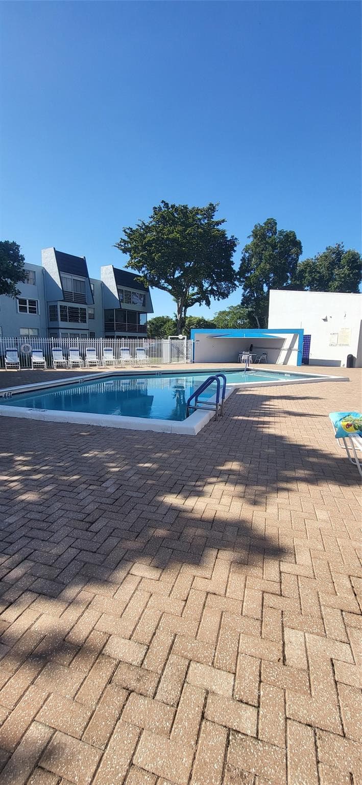 Condominium in Tamarac — photo 4 of 7