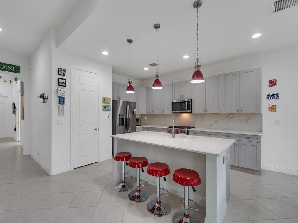 8330 Summer Lake Drive, Vero Beach, FL 32967 — photo 9 of 27